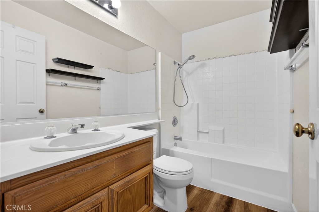 6727 Hawkley Drive Riverside, CA 92506 - Photo 26 of 52 Upstairs bathroom