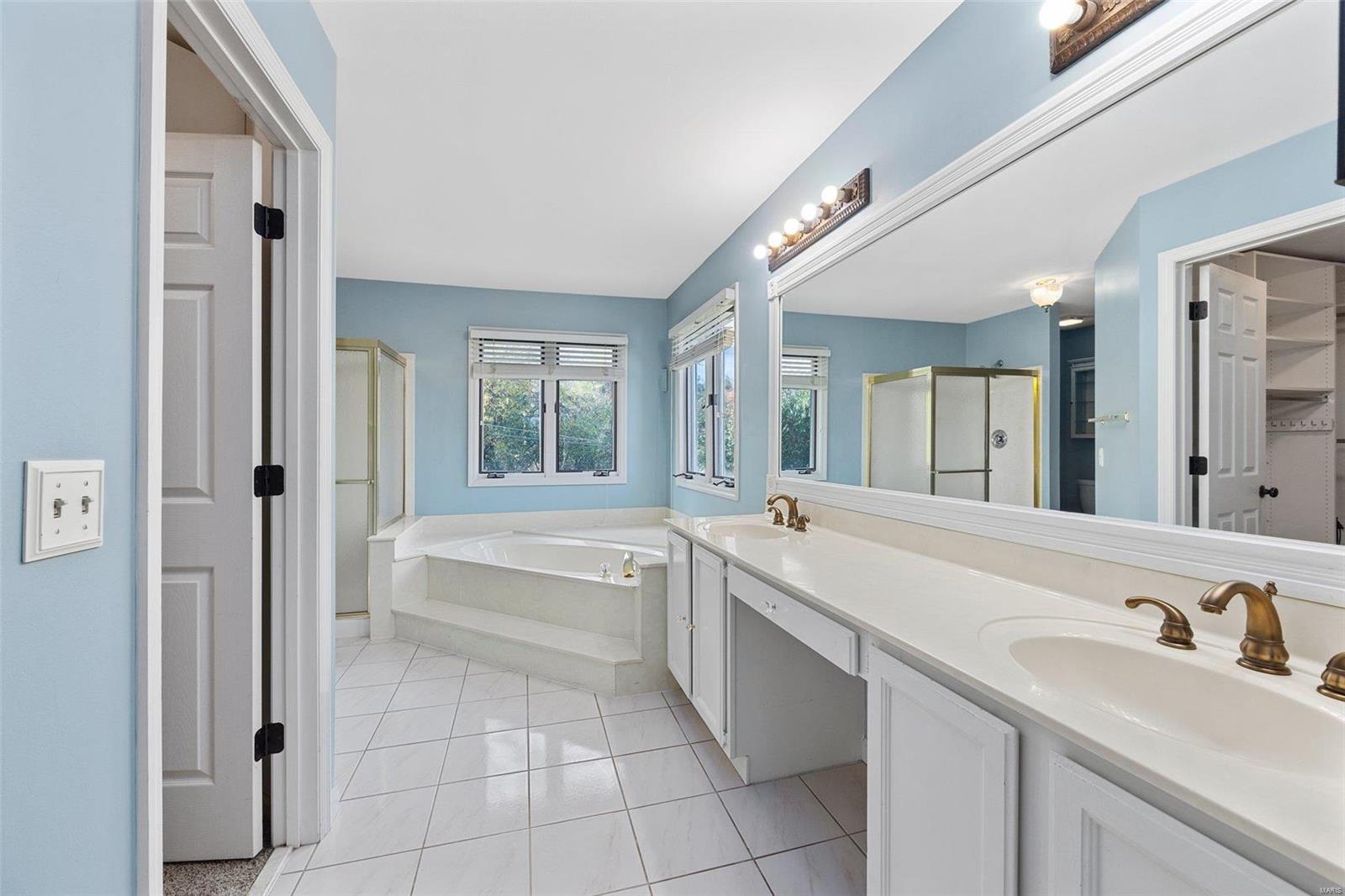 523 Arbor Meadow Drive Ballwin, MO 63021 - Photo 23 of 48