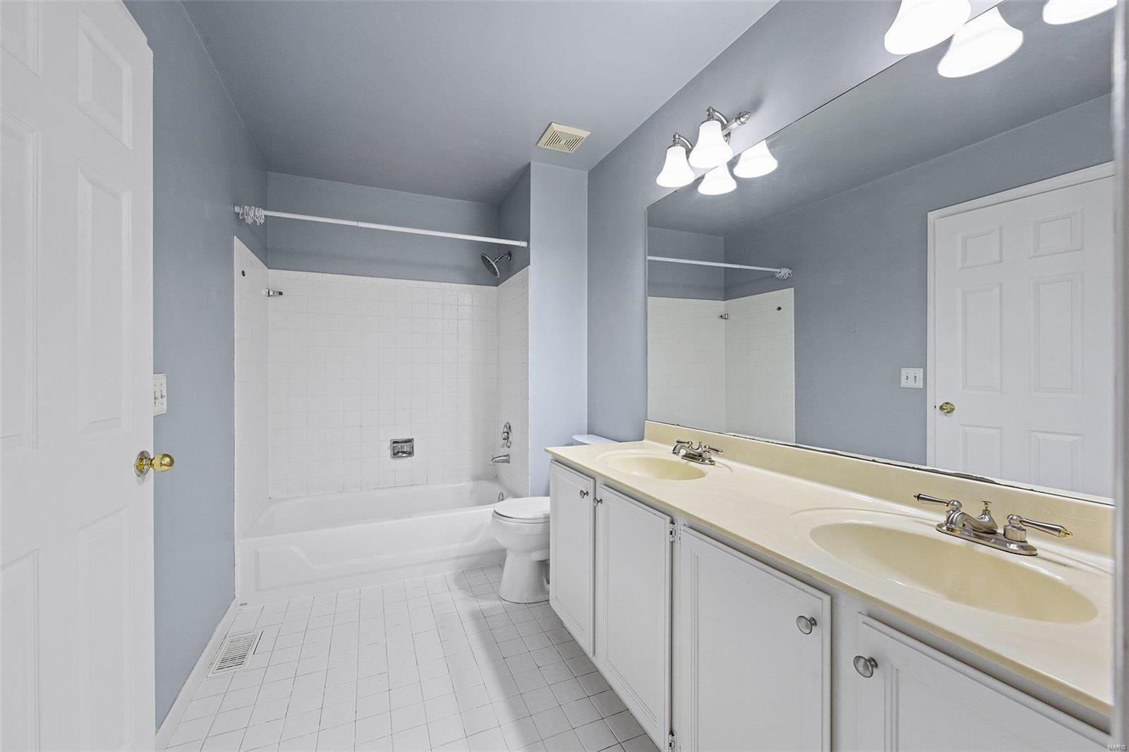 523 Arbor Meadow Drive Ballwin, MO 63021 - Photo 31 of 48