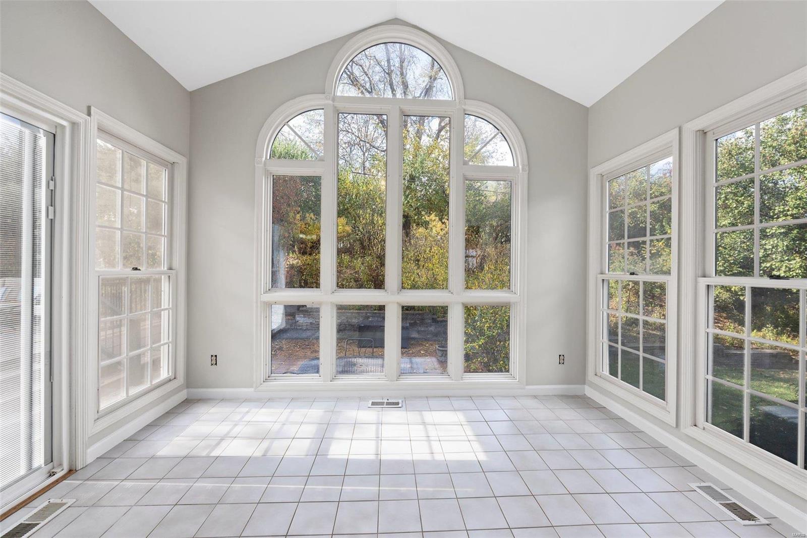 523 Arbor Meadow Drive Ballwin, MO 63021 - Photo 10 of 48