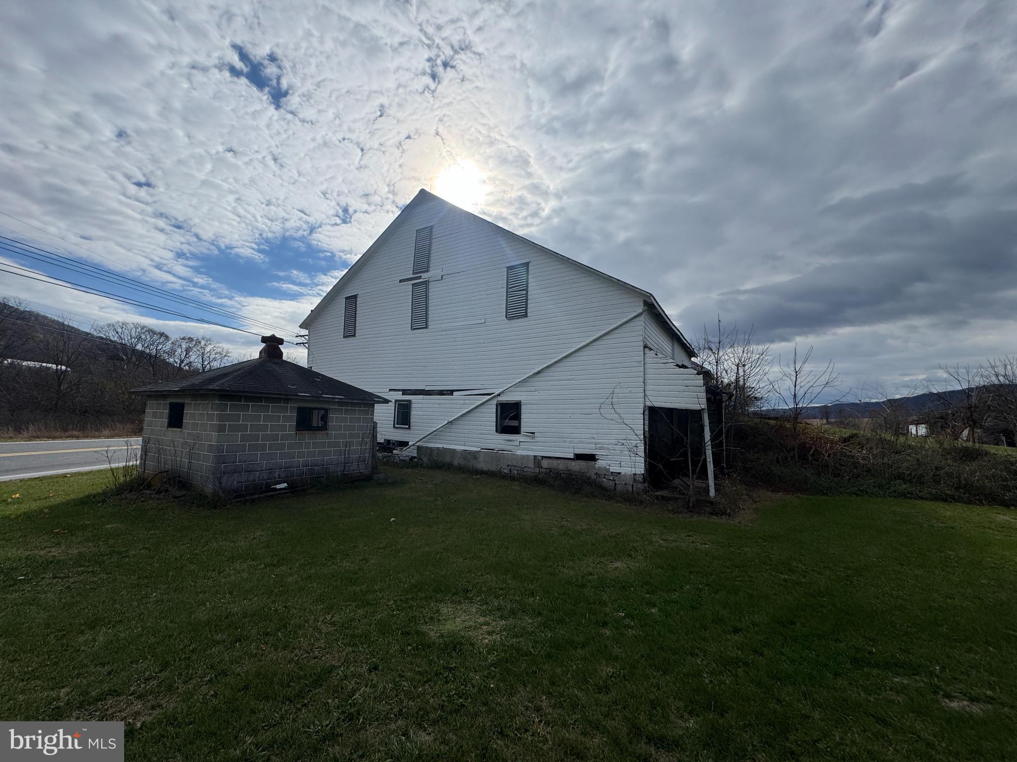 1-19032 Spring Run Rd Spring Run Spring Run, PA 17262 - Photo 28 of 79 a house view with a garden space