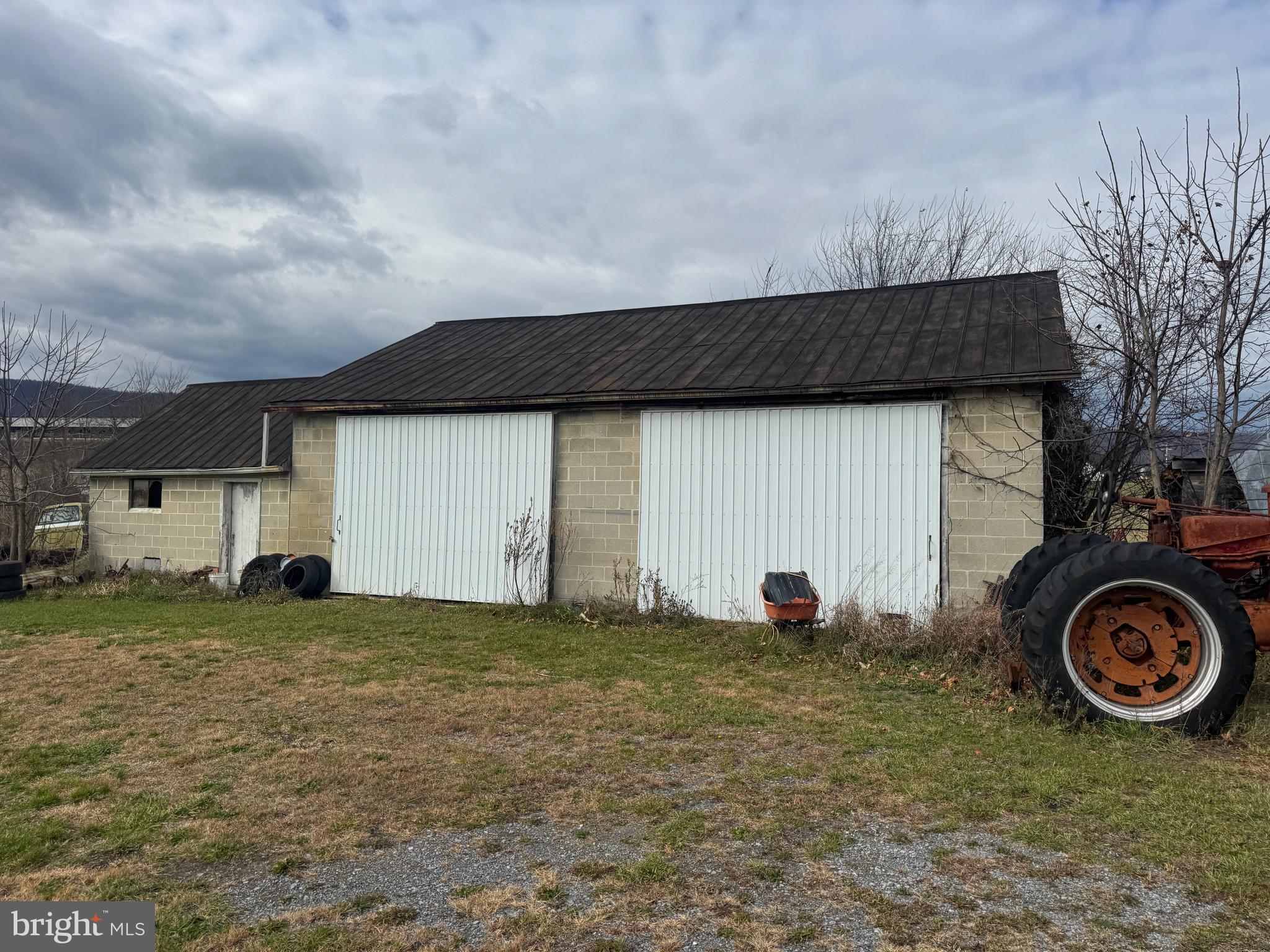 1-19032 Spring Run Rd Spring Run Spring Run, PA 17262 - Photo 43 of 79 a view of a house with backyard and porch