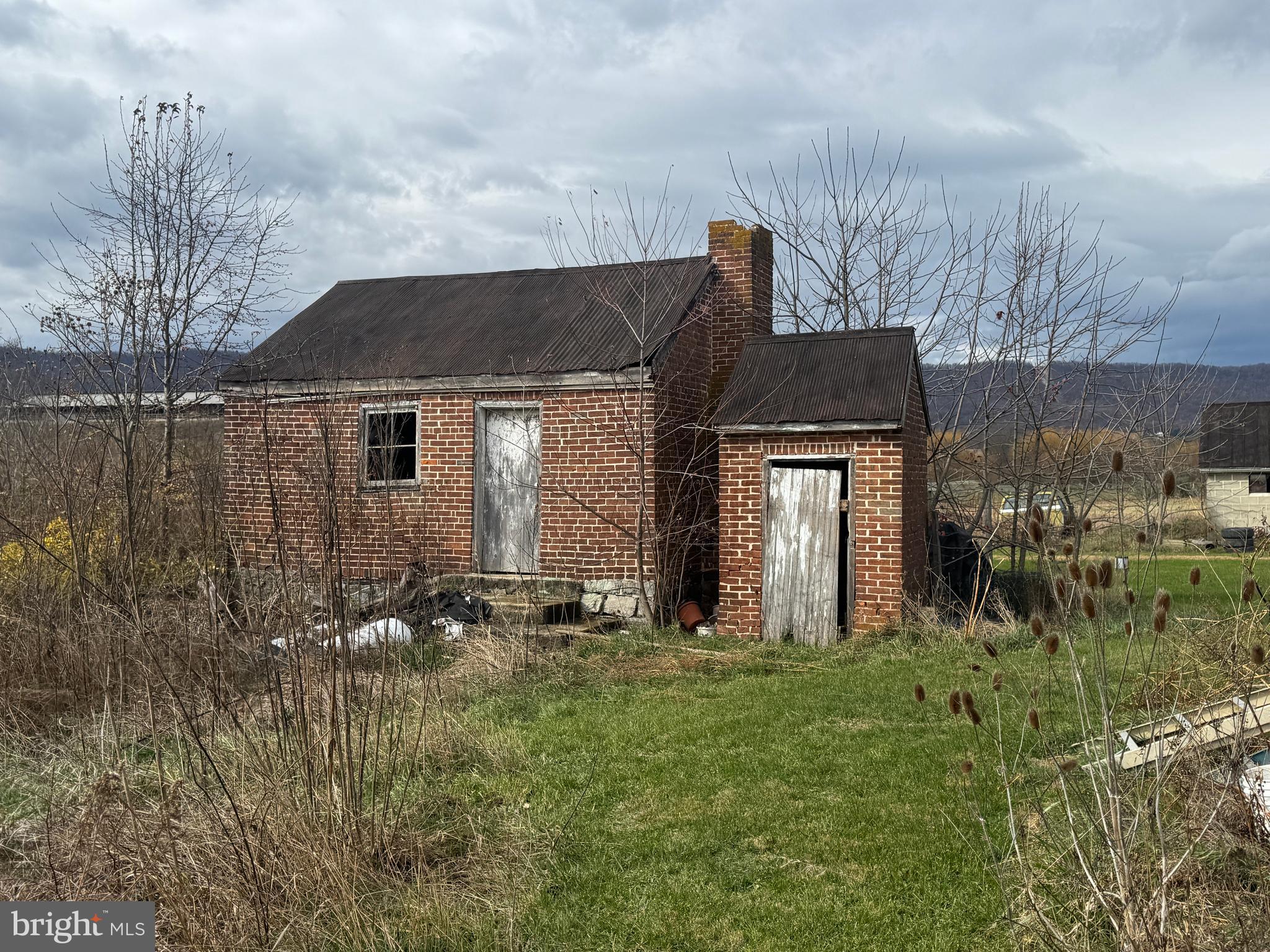 1-19032 Spring Run Rd Spring Run Spring Run, PA 17262 - Photo 55 of 79 a front view of a house with a yard