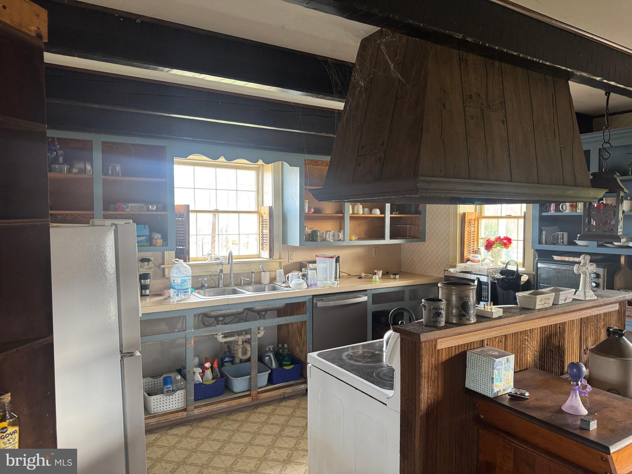 1-19032 Spring Run Rd Spring Run Spring Run, PA 17262 - Photo 61 of 79 a kitchen with refrigerator and window