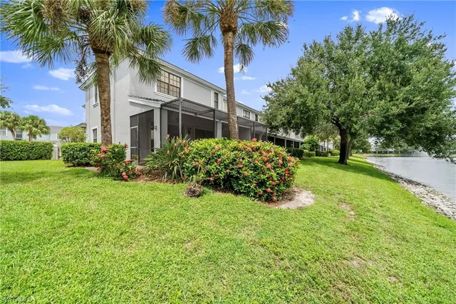 $469,900 | 15662 Summit Pl Circle, Unit 385, Naples, FL 34119