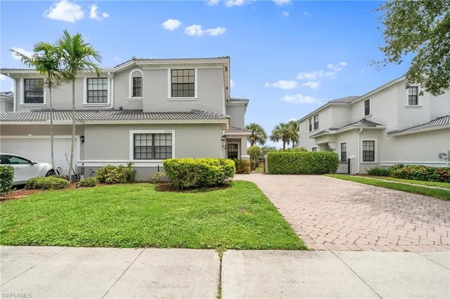 $469,900 | 15662 Summit Pl Circle, Unit 385, Naples, FL 34119