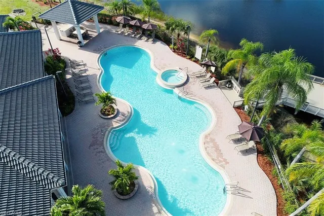 $469,900 | 15662 Summit Pl Circle, Unit 385, Naples, FL 34119