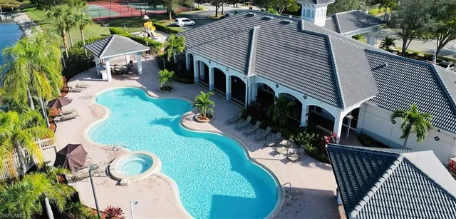 $469,900 | 15662 Summit Pl Circle, Unit 385, Naples, FL 34119