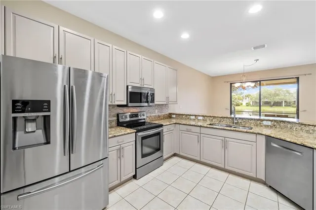 $469,900 | 15662 Summit Pl Circle, Unit 385, Naples, FL 34119