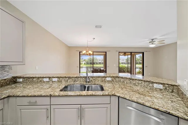 $469,900 | 15662 Summit Pl Circle, Unit 385, Naples, FL 34119