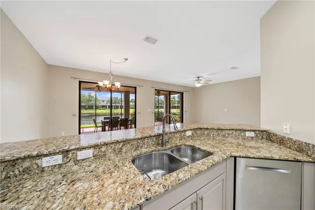 $469,900 | 15662 Summit Pl Circle, Unit 385, Naples, FL 34119