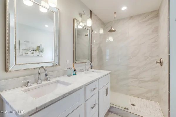 $2,670 | 187 Bilmarsan Drive, Biloxi, MS 39531