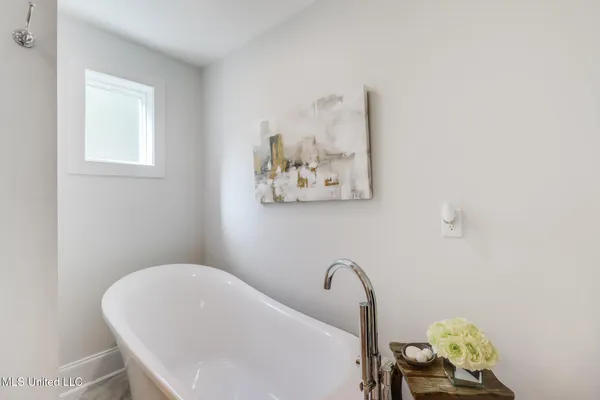 $2,670 | 187 Bilmarsan Drive, Biloxi, MS 39531