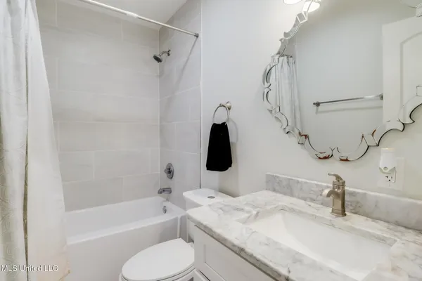 $2,670 | 187 Bilmarsan Drive, Biloxi, MS 39531