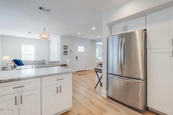 $2,670 | 187 Bilmarsan Drive, Biloxi, MS 39531