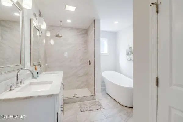 $2,670 | 187 Bilmarsan Drive, Biloxi, MS 39531