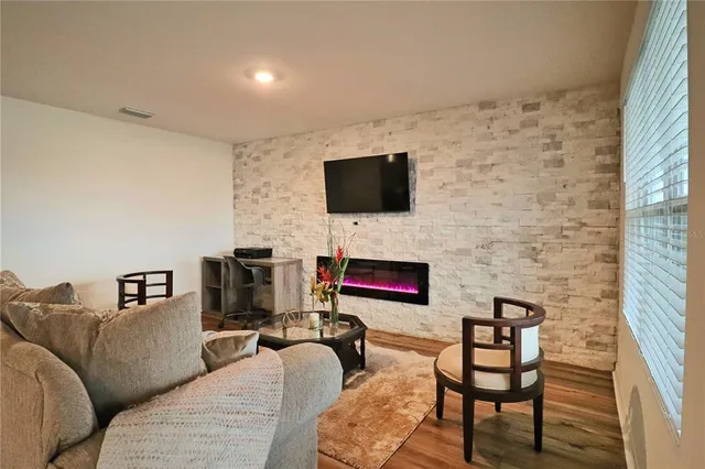 $2,600 | 749 Northwest 244th Drive, Newberry, FL 32669