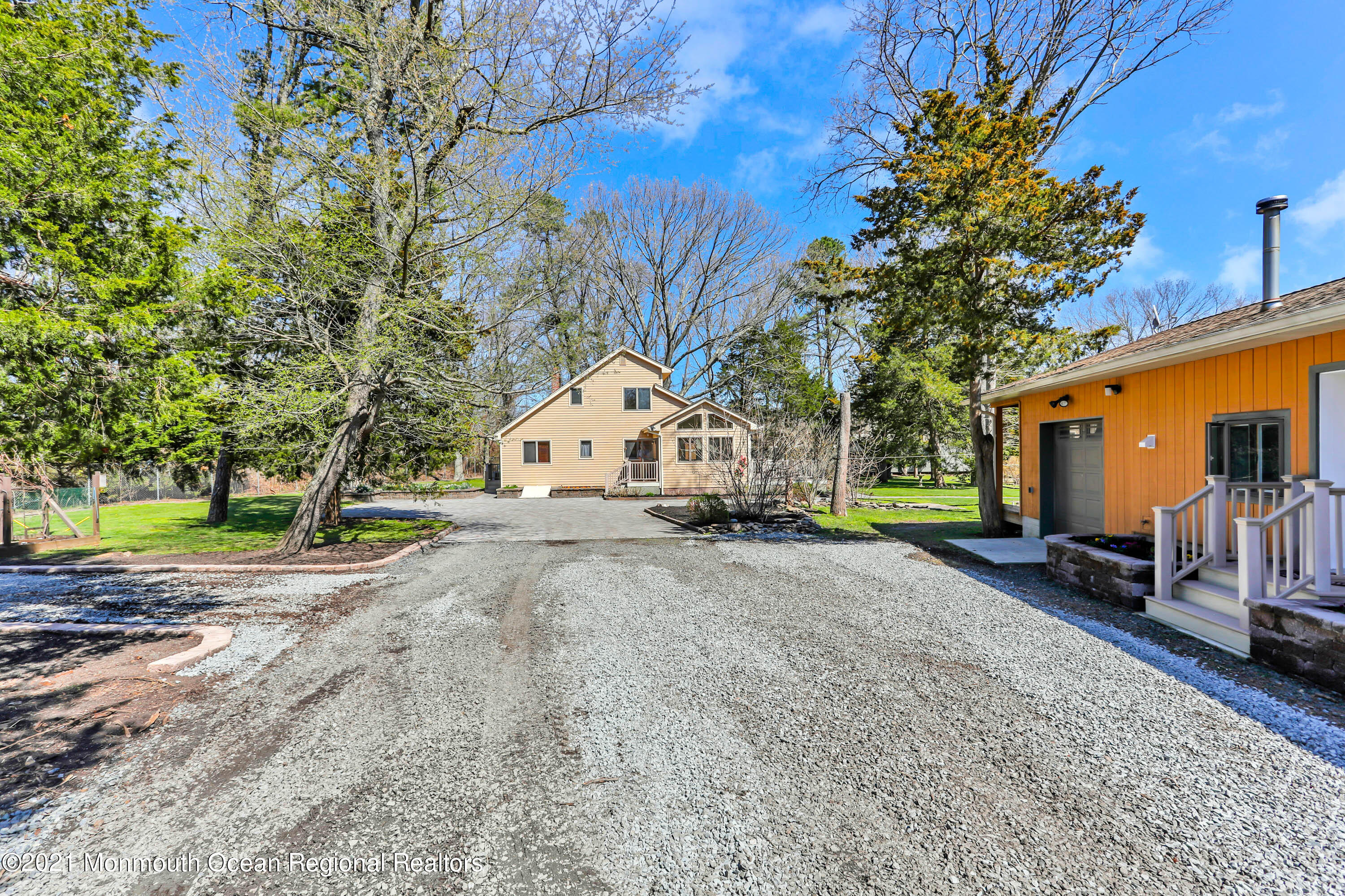 5 Brook Road Howell, NJ 07731 - Photo 11 of 57 3