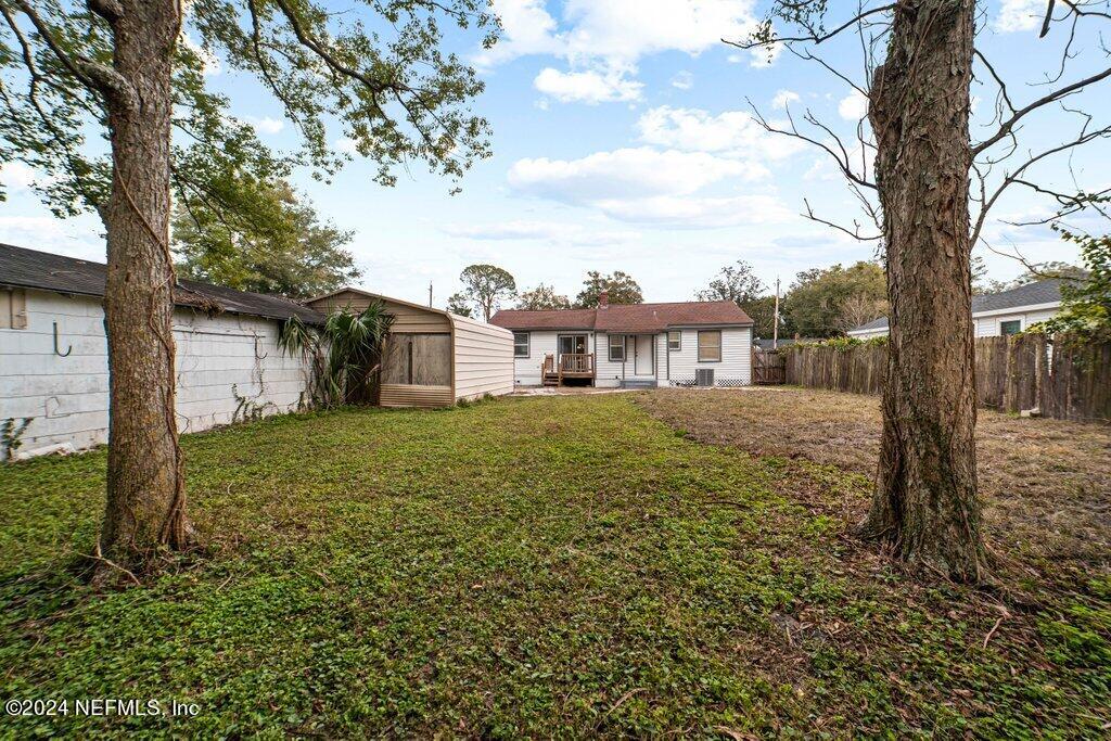 1720 Lilly Road East Jacksonville, FL 32207 - Photo 30 of 33 a house view with garden space