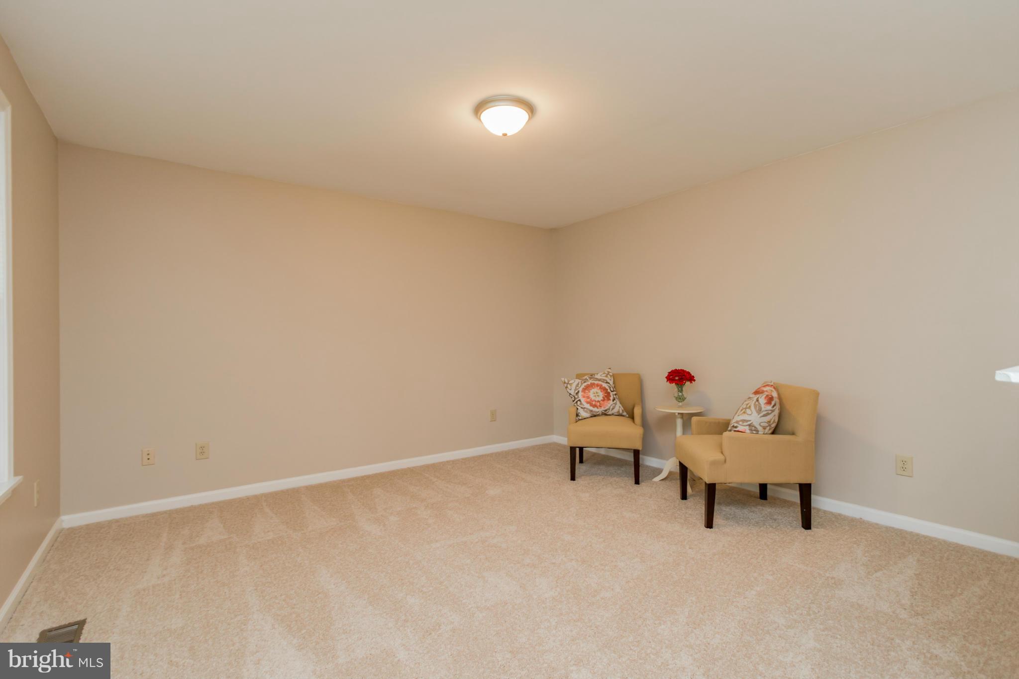 20910 Lahore Road Orange, VA 22960 - Photo 3 of 30 Living Room