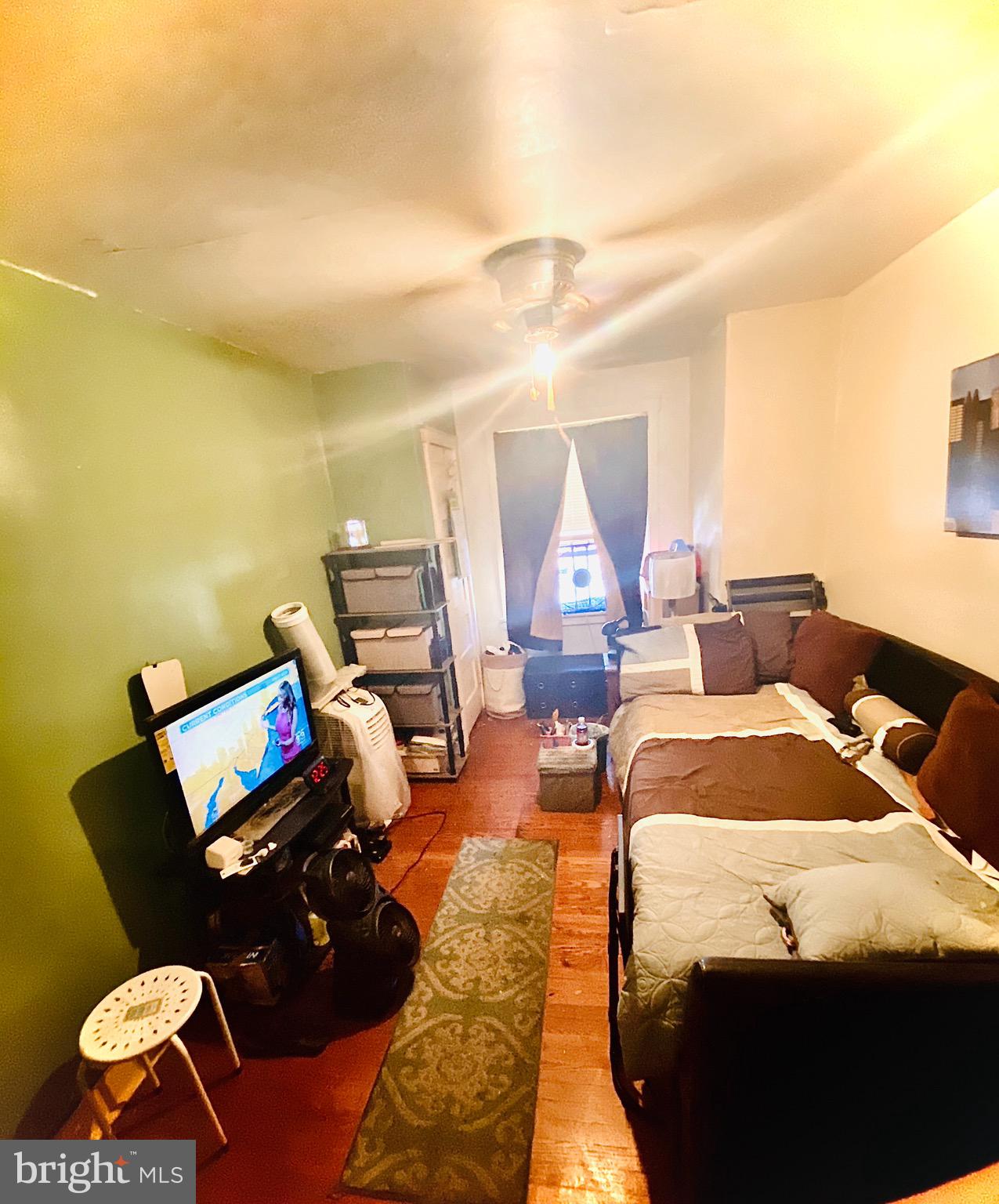 6623 Lotus Road Philadelphia, PA 19151 - Photo 11 of 17 Middleroom