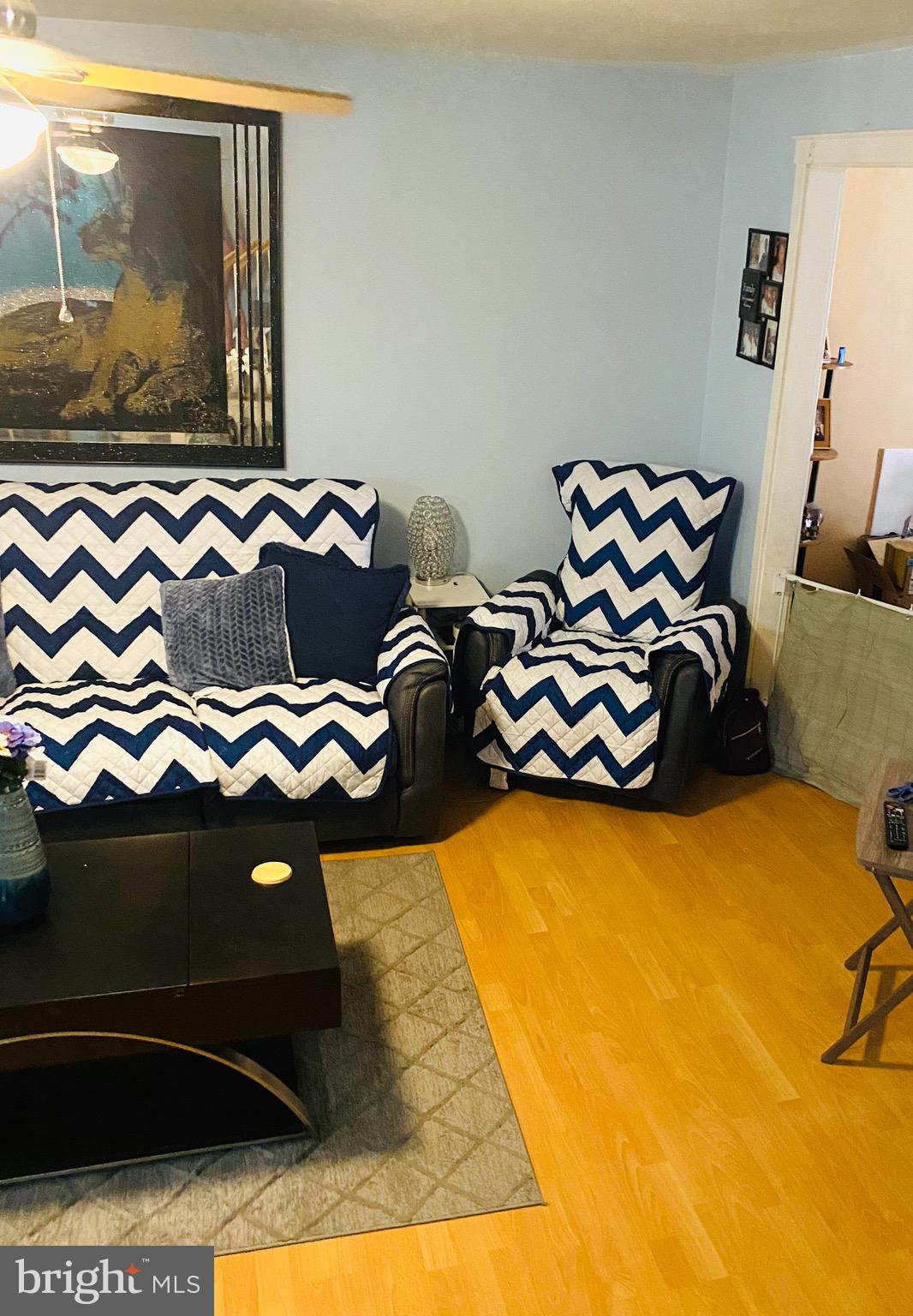 6623 Lotus Road Philadelphia, PA 19151 - Photo 4 of 17 livingroom pic2