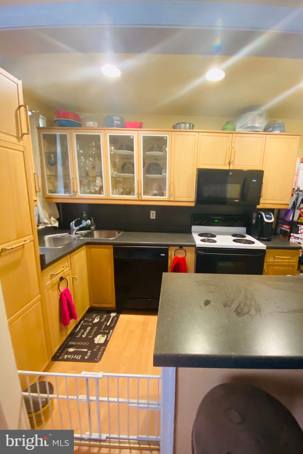 6623 Lotus Road Philadelphia, PA 19151 - Photo 6 of 17 kitchen area