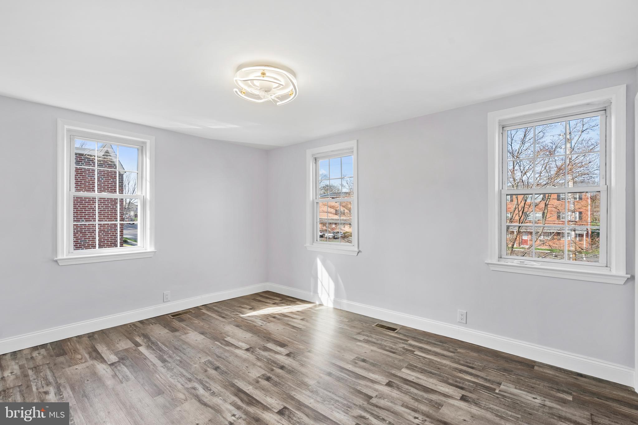 218 East County Line Road Hatboro, PA 19040 - Photo 15 of 21 Gallery Image 15