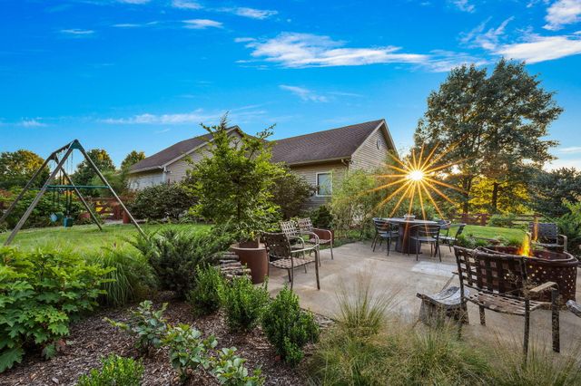 $1,335,000 | 8429 North 300th Street East, Rolling Prairie, IN 46371