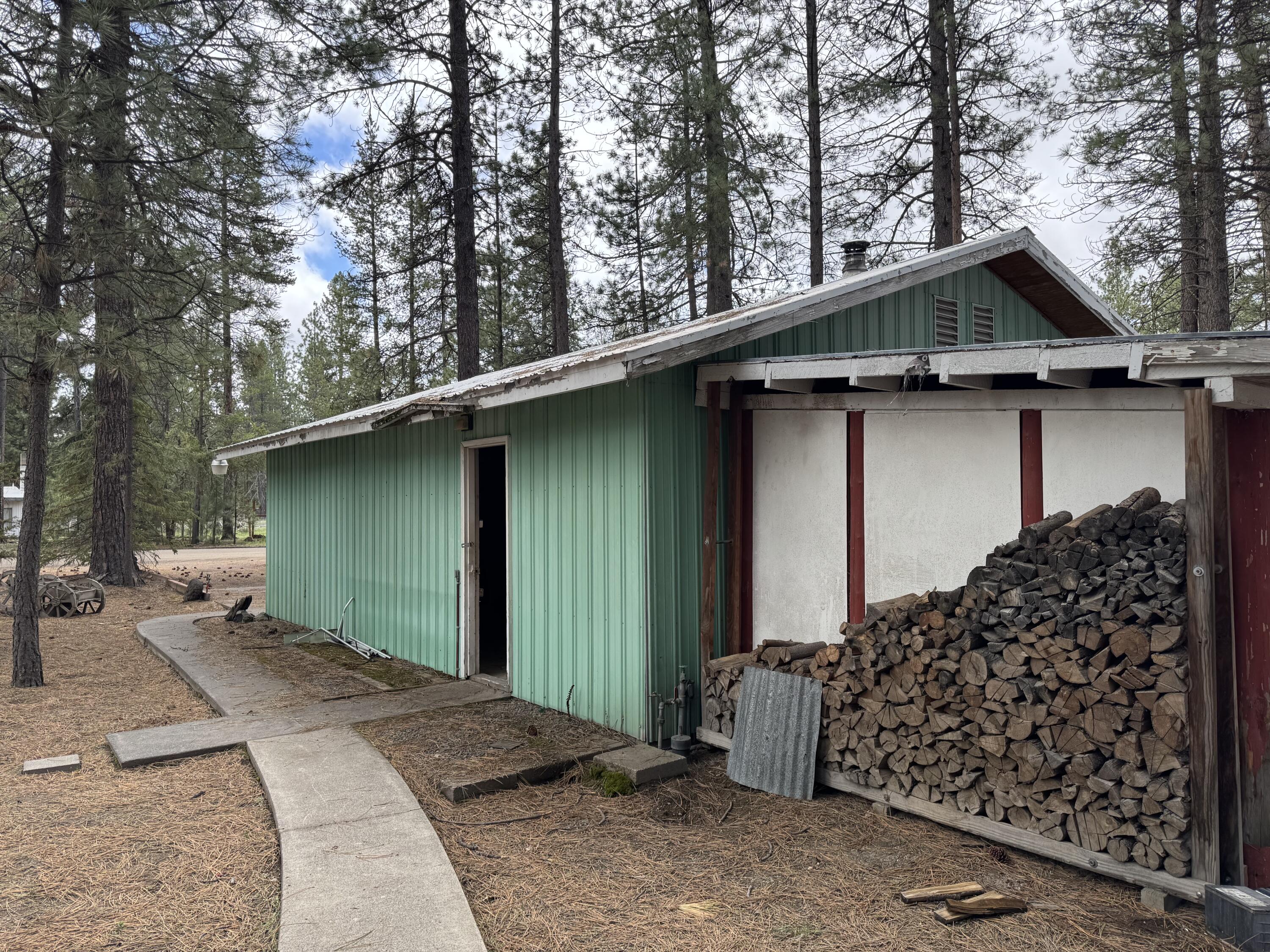 15834 Jackpine Road La Pine, OR 97739 - Photo 40 of 49 39
