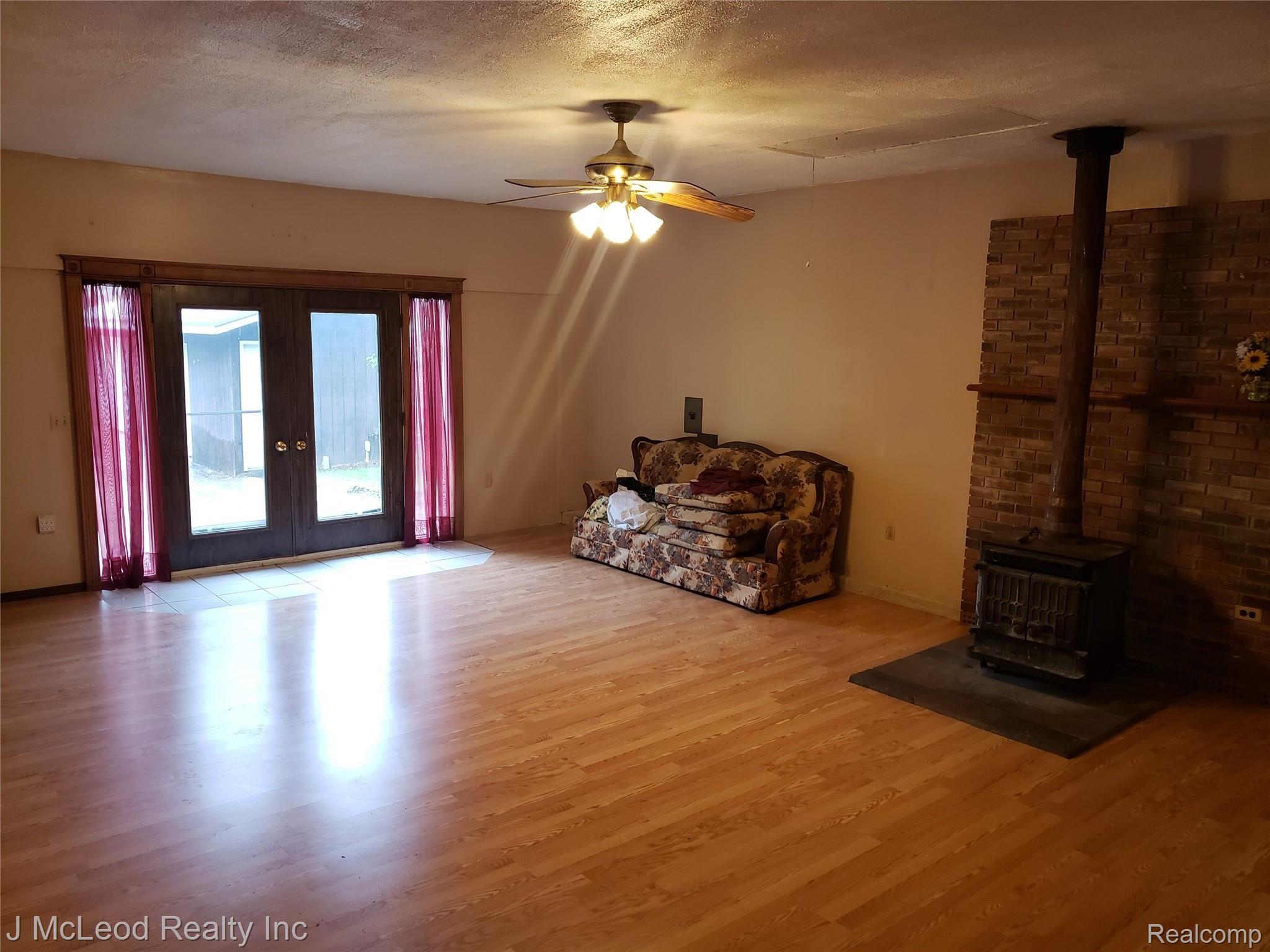 8215 Bray Road Vassar, MI 48768 - Photo 15 of 32 20190620_110233.jpg