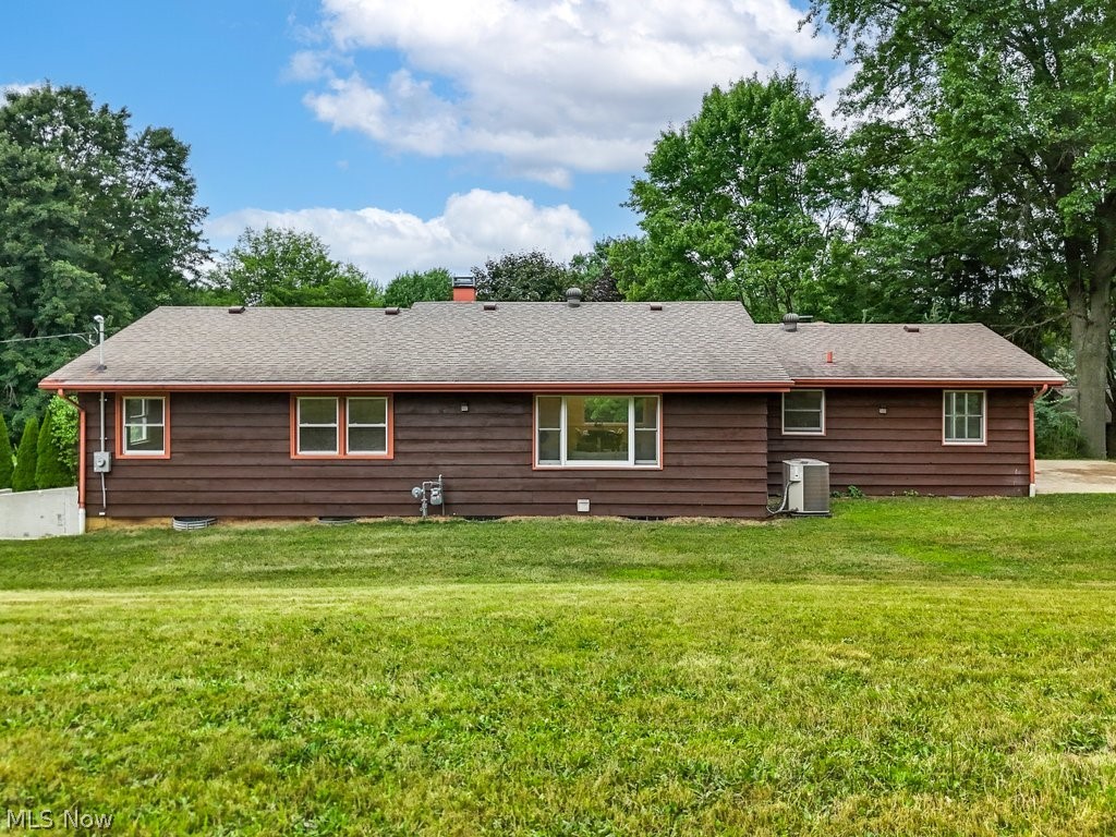 1747 Far View Road Akron, OH 44312 - Photo 7 of 42 Gallery Image 7