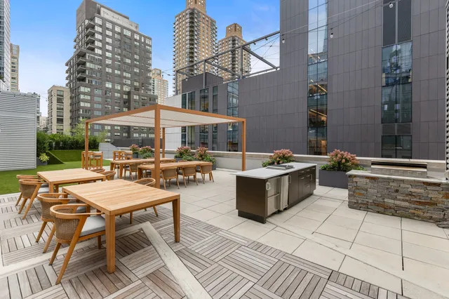 $2,650,000 | 50 Riverside Boulevard, Unit 15M | Upper West Side