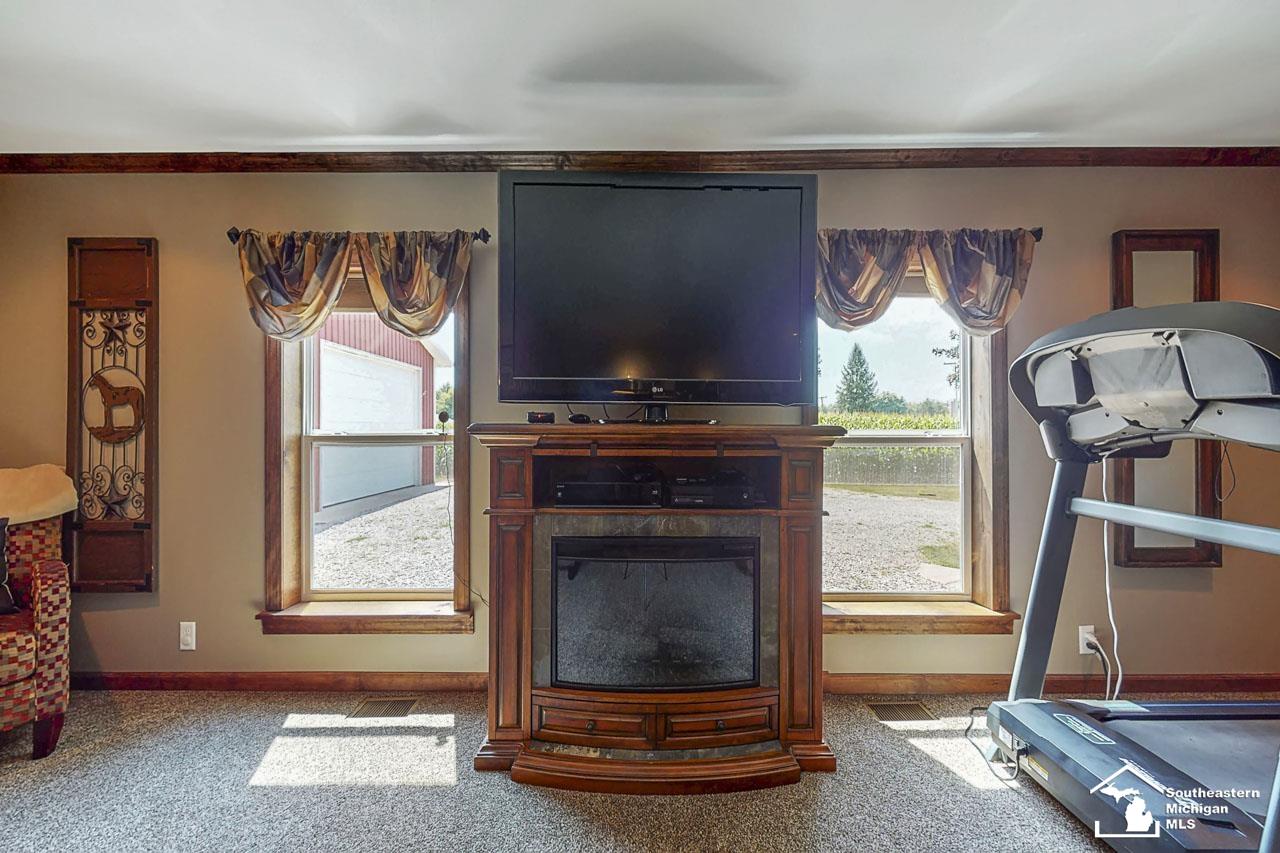 12900 Wabash Road Milan, MI 48160 - Photo 9 of 39 50085516-8.JPG