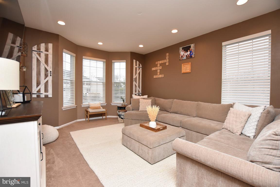 19 Grande Boulevard Delran, NJ 08075 - Photo 6 of 54