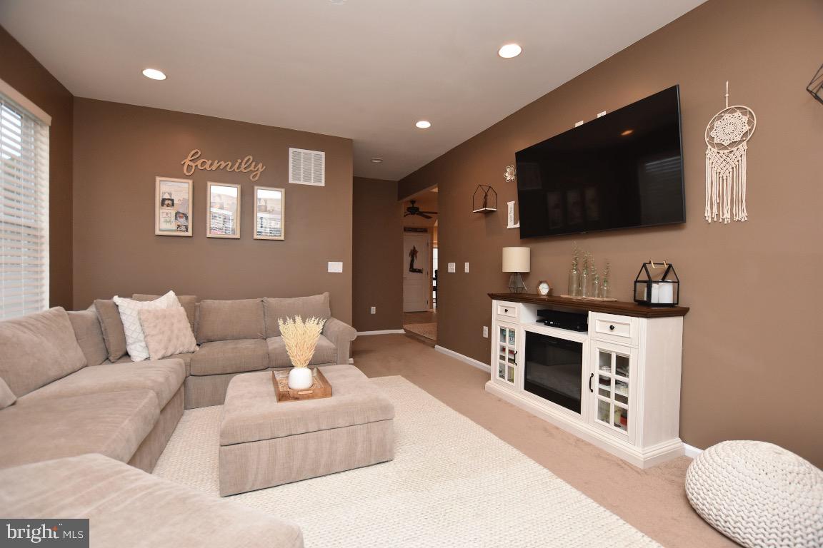 19 Grande Boulevard Delran, NJ 08075 - Photo 8 of 54