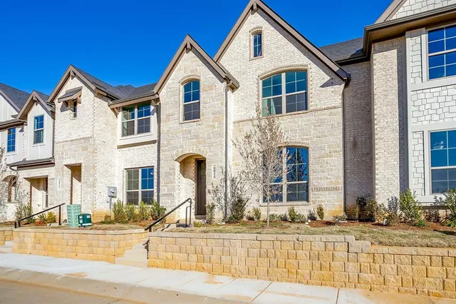 $345,990 | 6815 Robert Reed Drive, Arlington, TX 76001