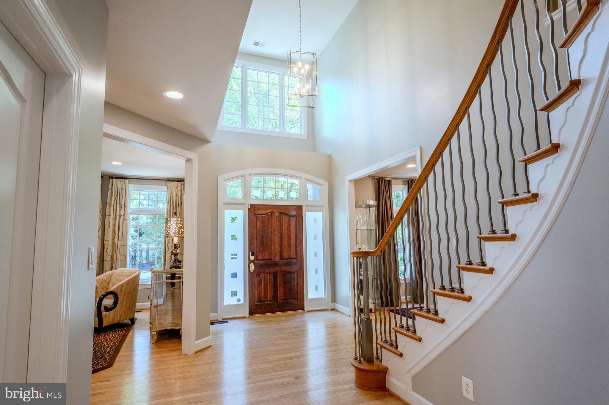 11096 Whitstone Place Reston, VA 20194 - Photo 3 of 69 Gallery Image 3