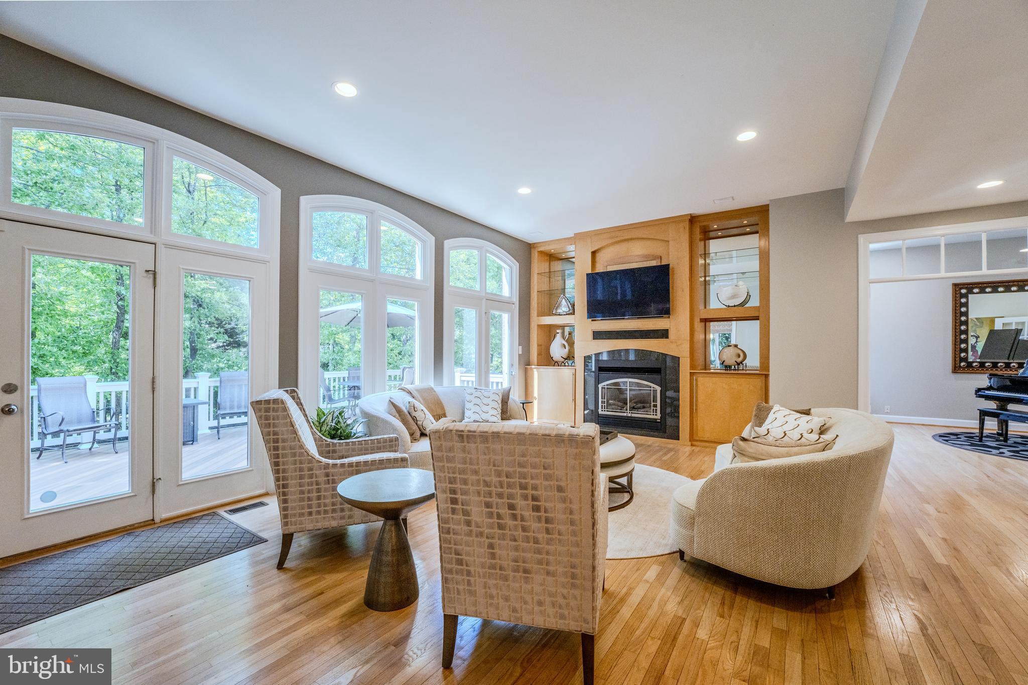11096 Whitstone Place Reston, VA 20194 - Photo 5 of 69 Gallery Image 5