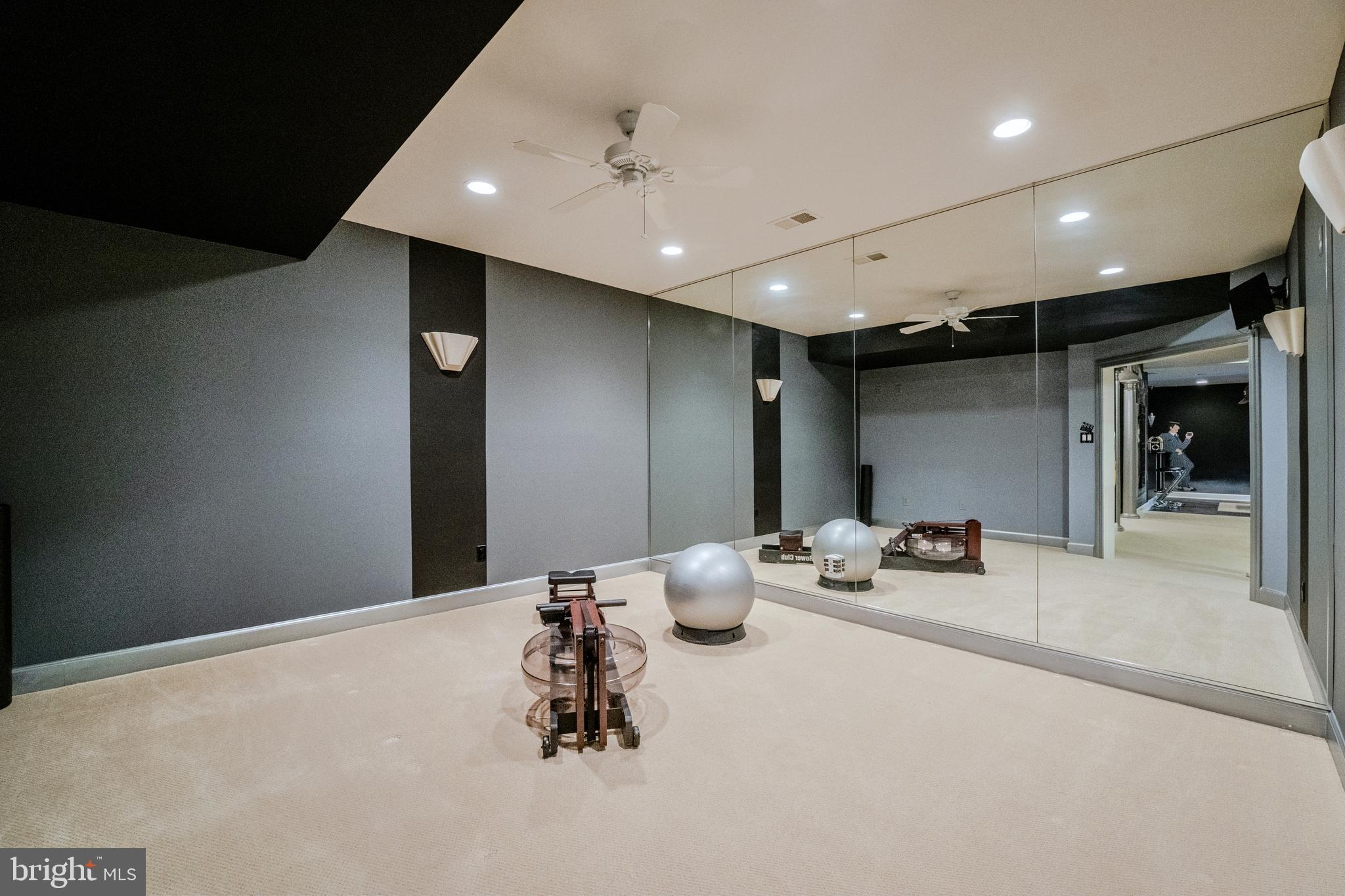 11096 Whitstone Place Reston, VA 20194 - Photo 54 of 69 Gallery Image 54