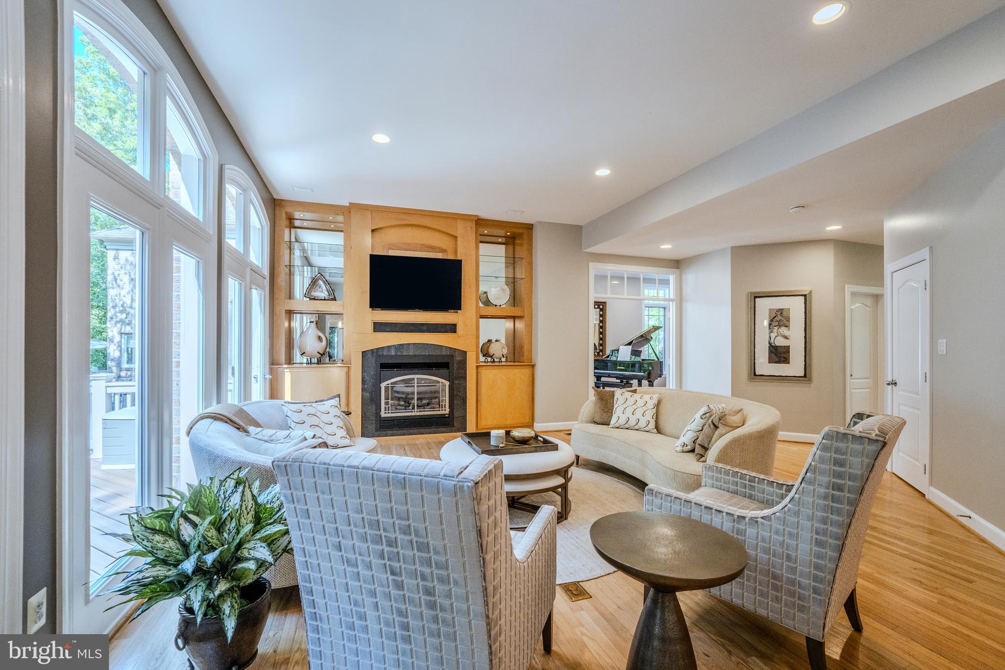 11096 Whitstone Place Reston, VA 20194 - Photo 6 of 69 Gallery Image 6