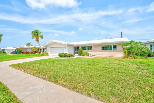 $549,900 | 14901 Sovereign Drive, Largo, FL 33774
