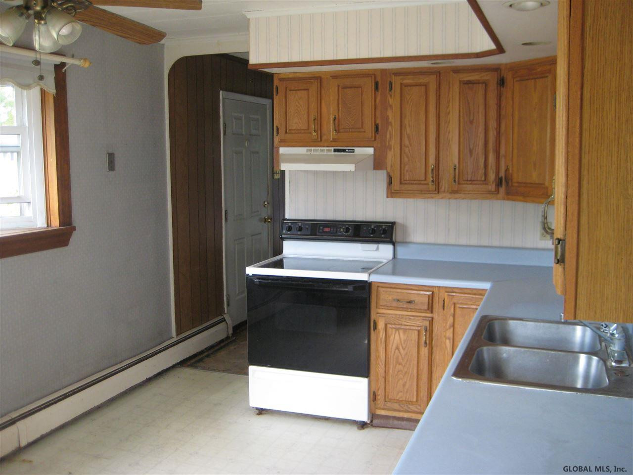 1089 Roberta Road Rotterdam, NY 12303 - Photo 8 of 16 Photo 8