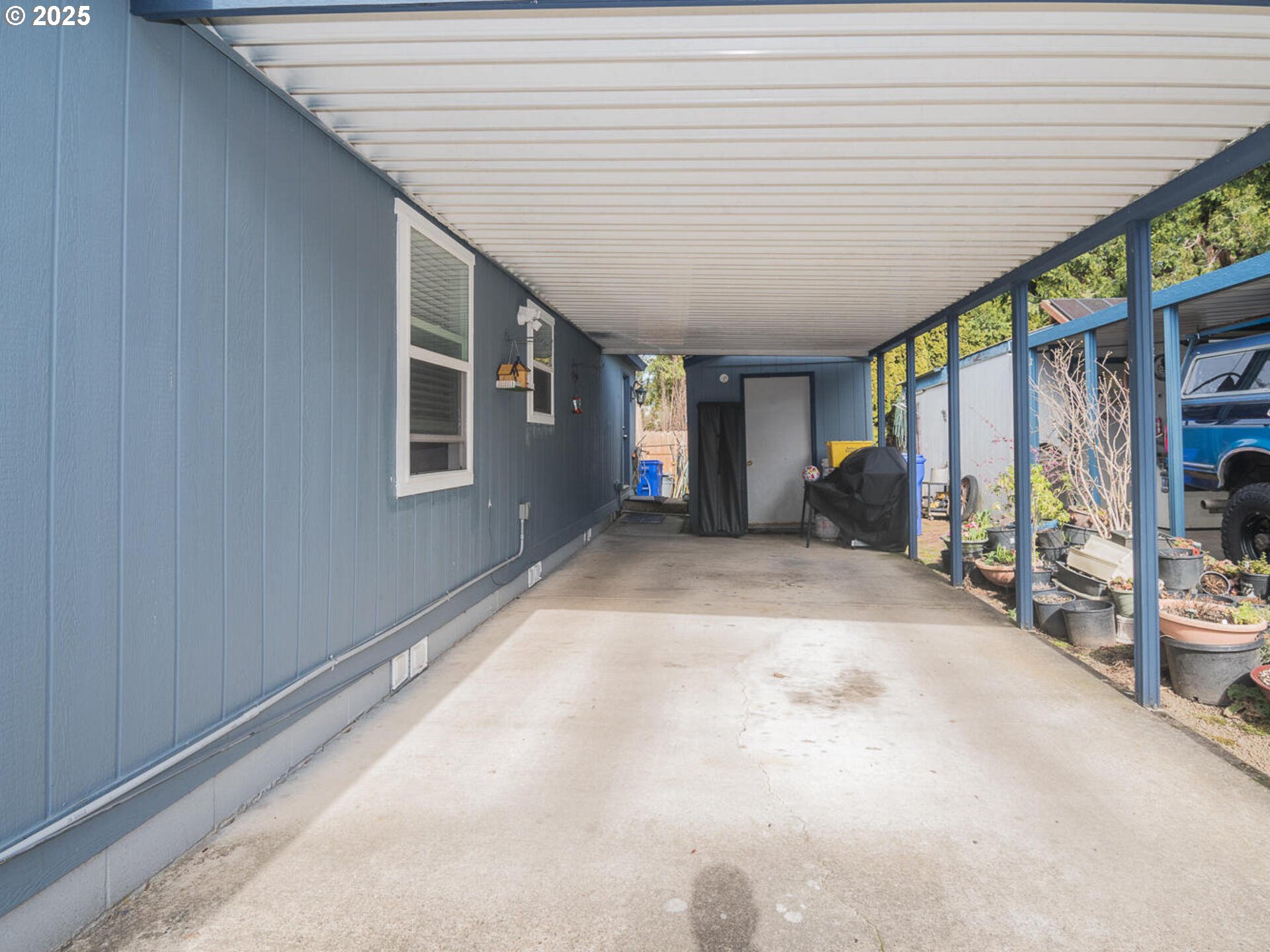 5200 Southeast 132nd Avenue, Unit 12 Portland, OR 97236 - Photo 9 of 17 a view of a porch
