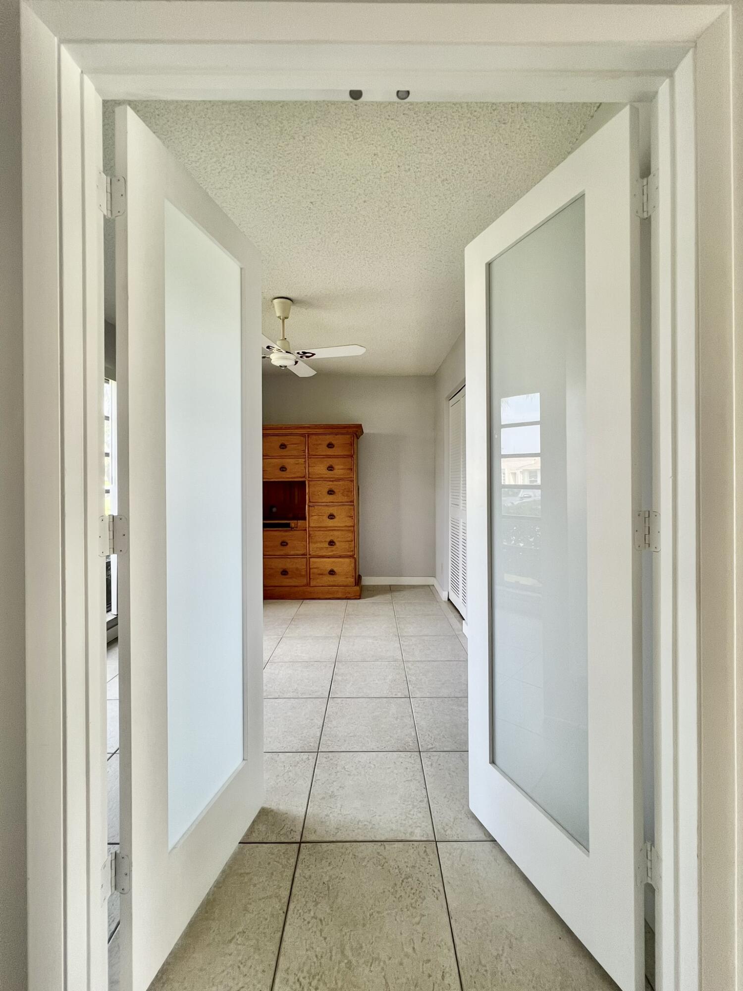 8840 Belle Aire Drive Boca Raton, FL 33433 - Photo 5 of 23 IMG_7870