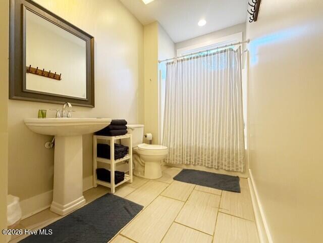 994 Mill Creek Road, Unit B Minnesott Beach, NC 28510 - Photo 27 of 35 guest bath