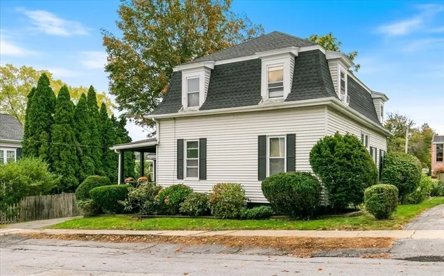 $685,000 | 4 Greenwood Street, Amesbury, MA 01913