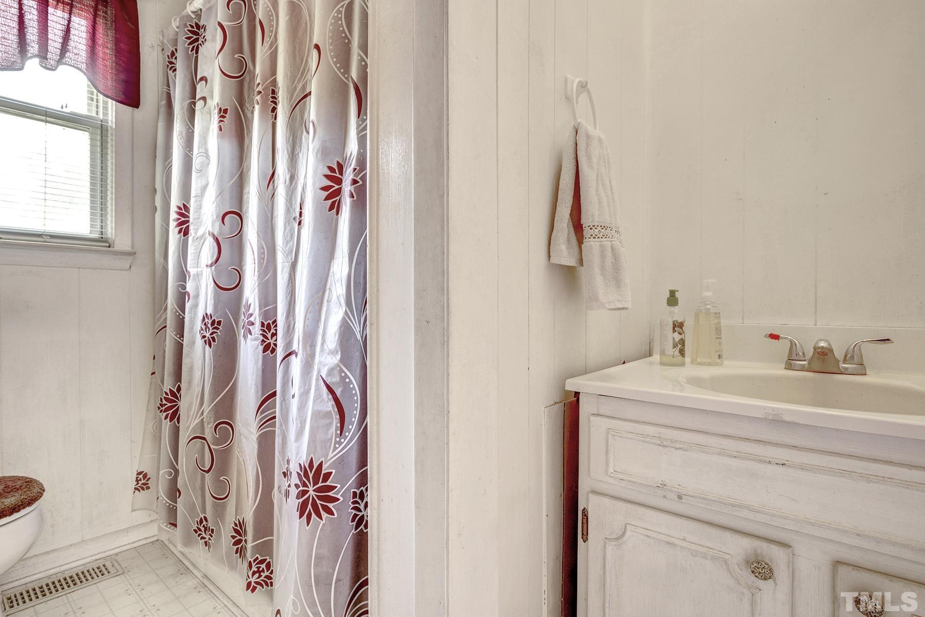 3811 Hamlin Road Durham, NC 27704 - Photo 25 of 31 Gallery Image 25