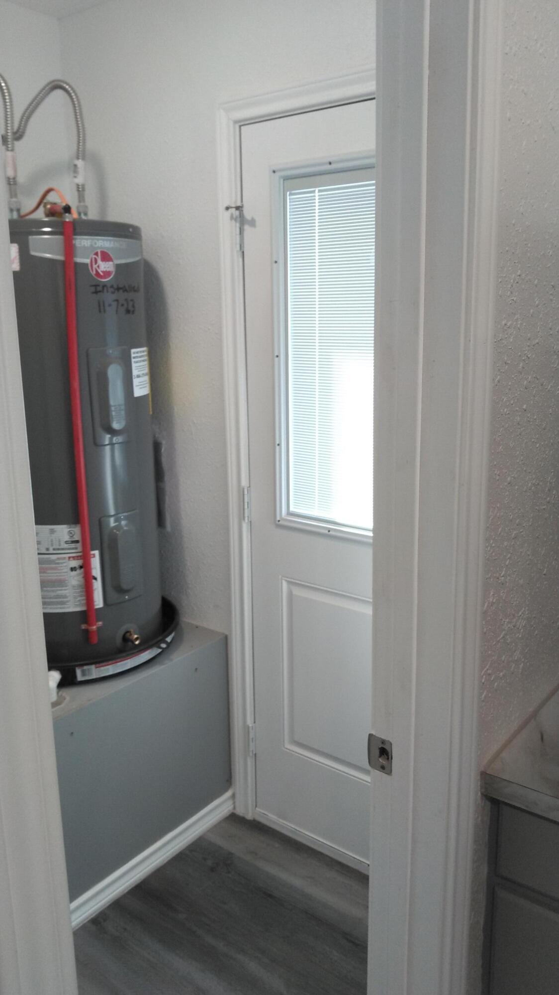 1101 14th Street Abernathy, TX 79311 - Photo 3 of 19 a view of a small space