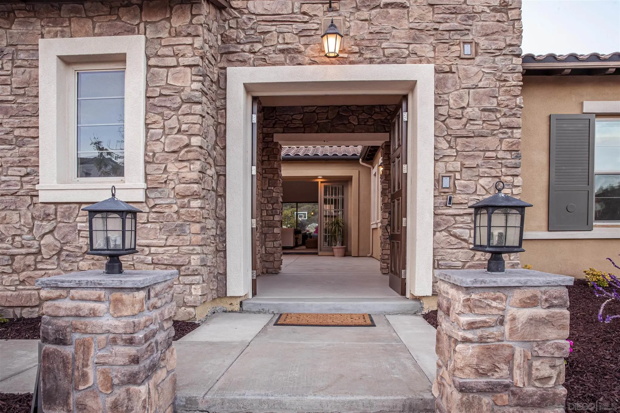 545 Ledge Street San Marcos, CA 92078 - Photo 4 of 55